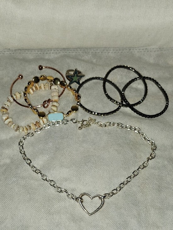 Jewelry - Jewelry Bundle 8 Pieces Heart Link Necklace, Bracelets & Ring
